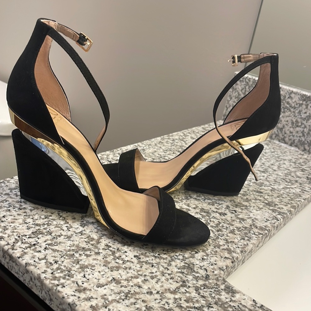 Jennifer Lopez heels